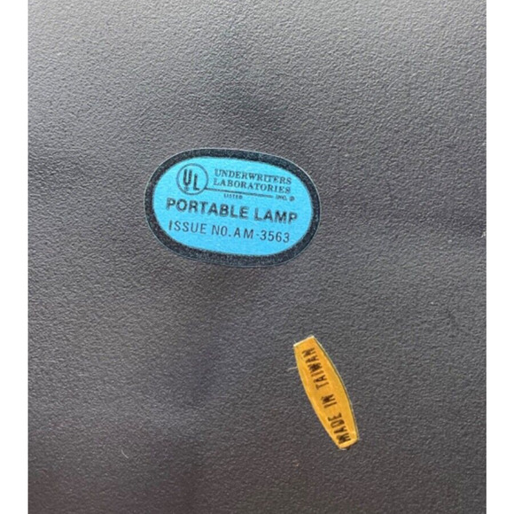 Vintage Underwriters Laboratories Portable Gold Adjustable Baker's Piano Lamp - Picture 9 of 11